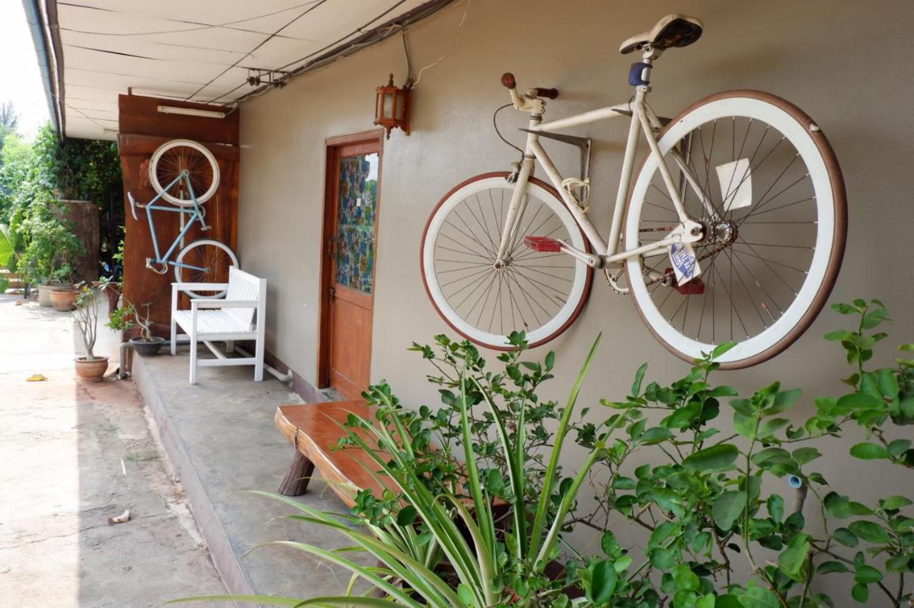 Chokchai Hotel Ban Huai Maenam Noi エクステリア 写真