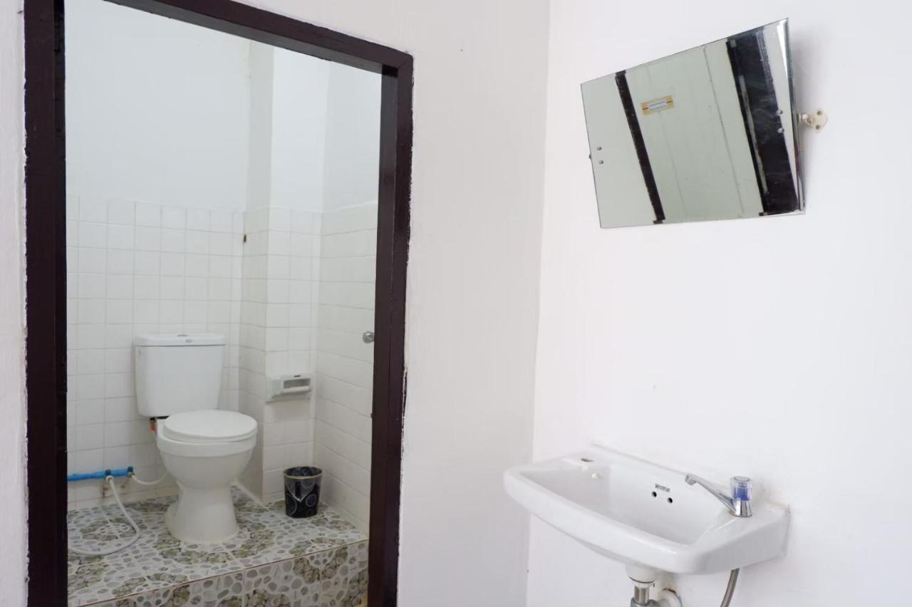 Chokchai Hotel Ban Huai Maenam Noi エクステリア 写真