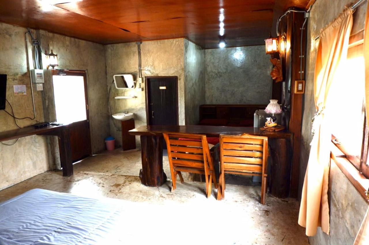 Chokchai Hotel Ban Huai Maenam Noi エクステリア 写真