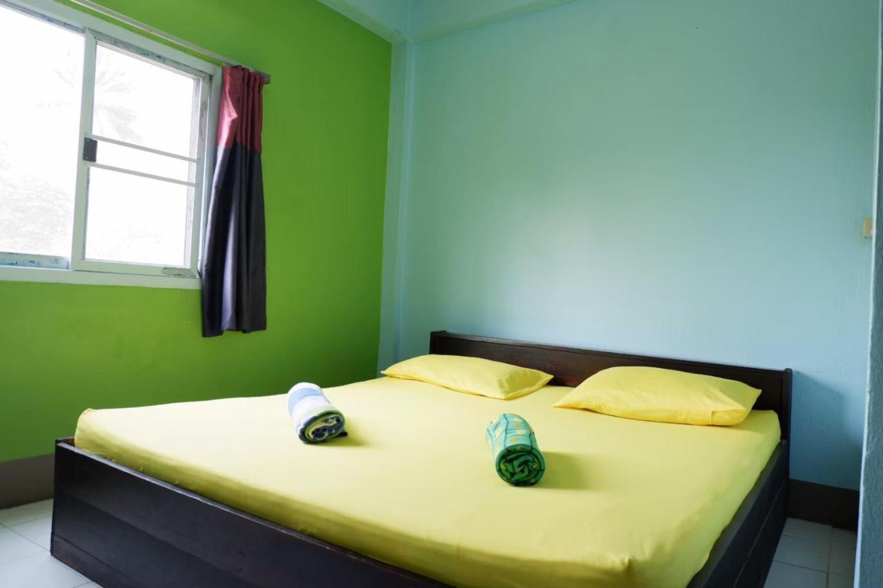 Chokchai Hotel Ban Huai Maenam Noi エクステリア 写真