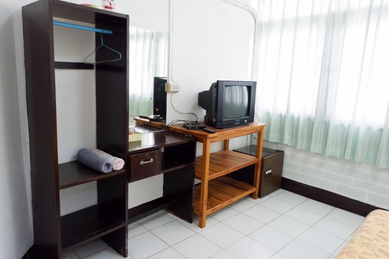 Chokchai Hotel Ban Huai Maenam Noi エクステリア 写真