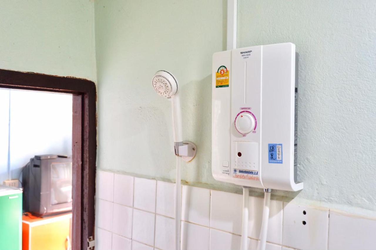 Chokchai Hotel Ban Huai Maenam Noi エクステリア 写真