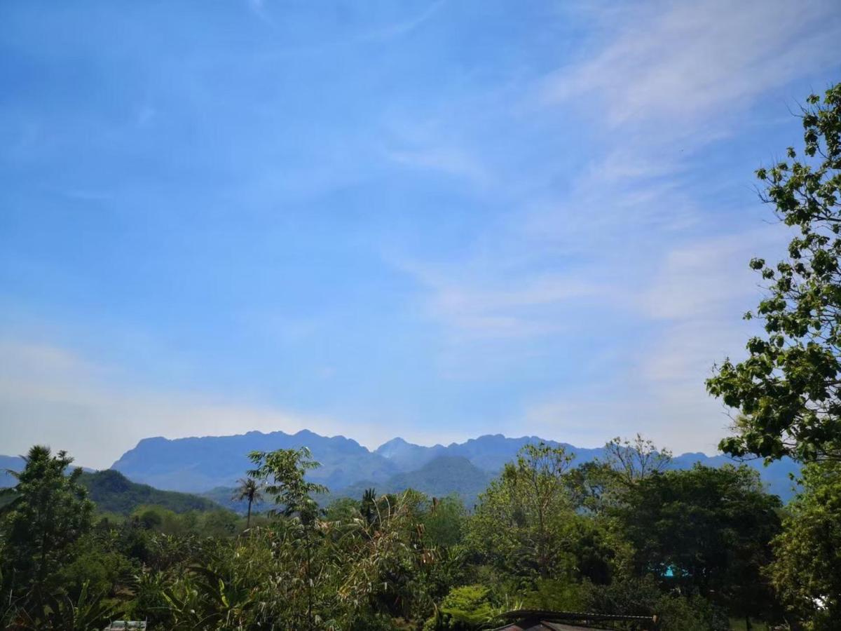 Chokchai Hotel Ban Huai Maenam Noi エクステリア 写真