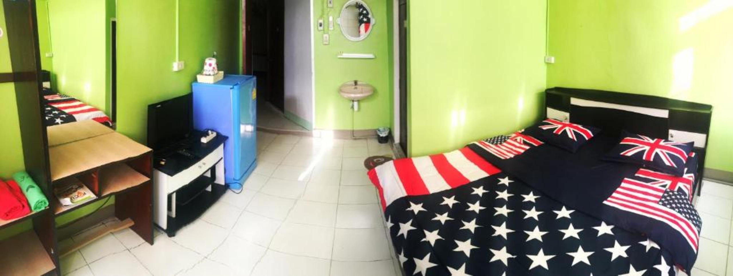 Chokchai Hotel Ban Huai Maenam Noi エクステリア 写真